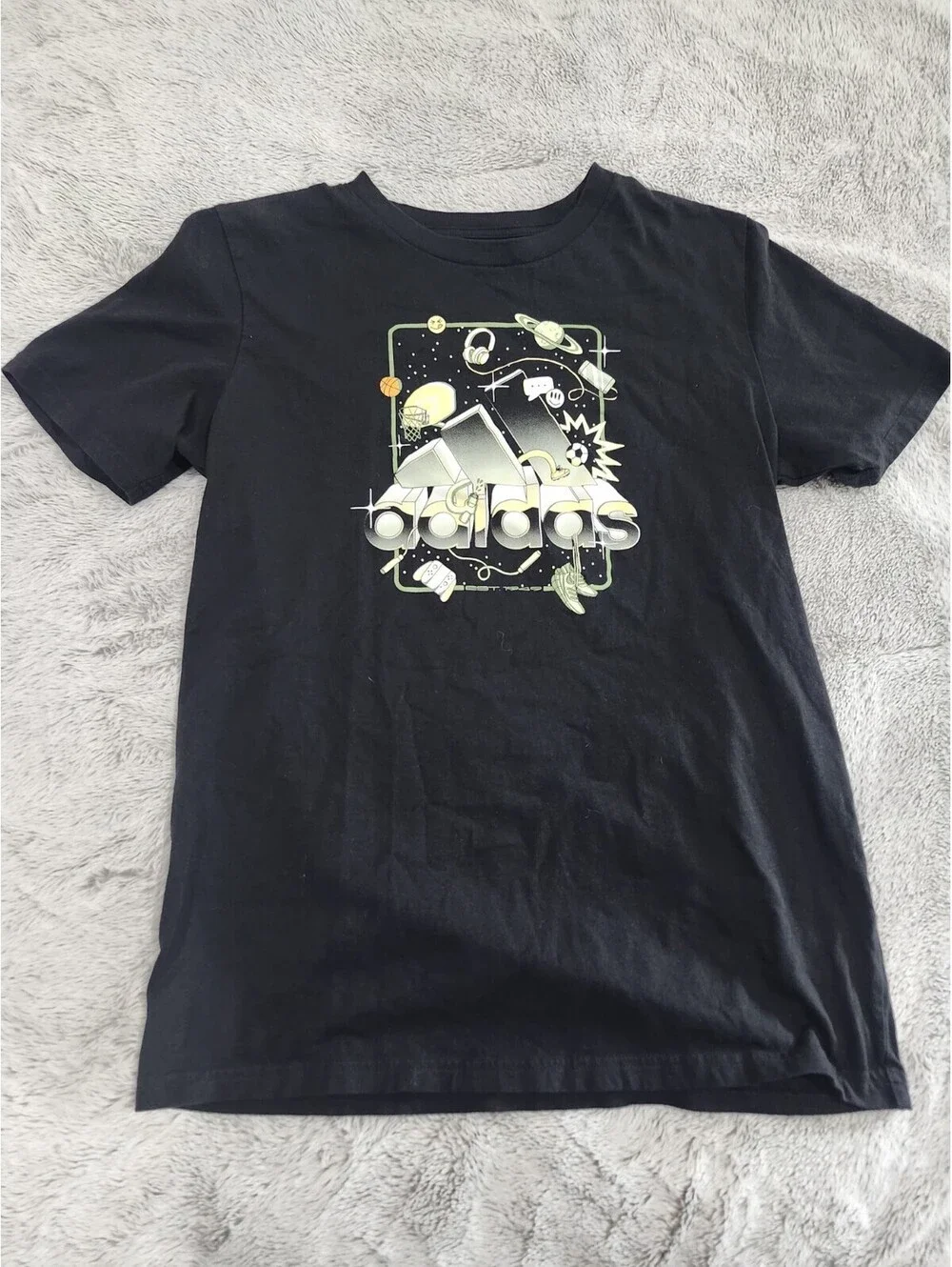 adidas Out Of This World Glow-In-The-Dark Logo Graphic T-Shirt XL